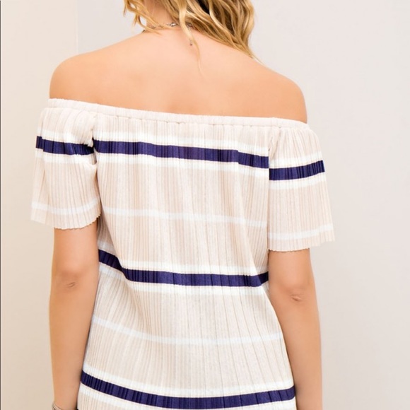 BNWT Off Shoulder striped top - Picture 3 of 3